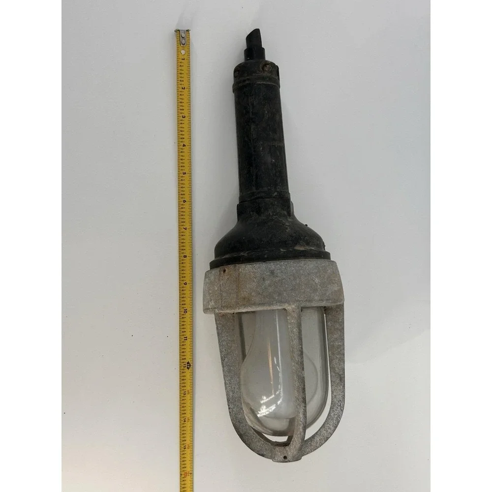 Stewart R. Browne Explosion Proof Incandescent Work Light XP162